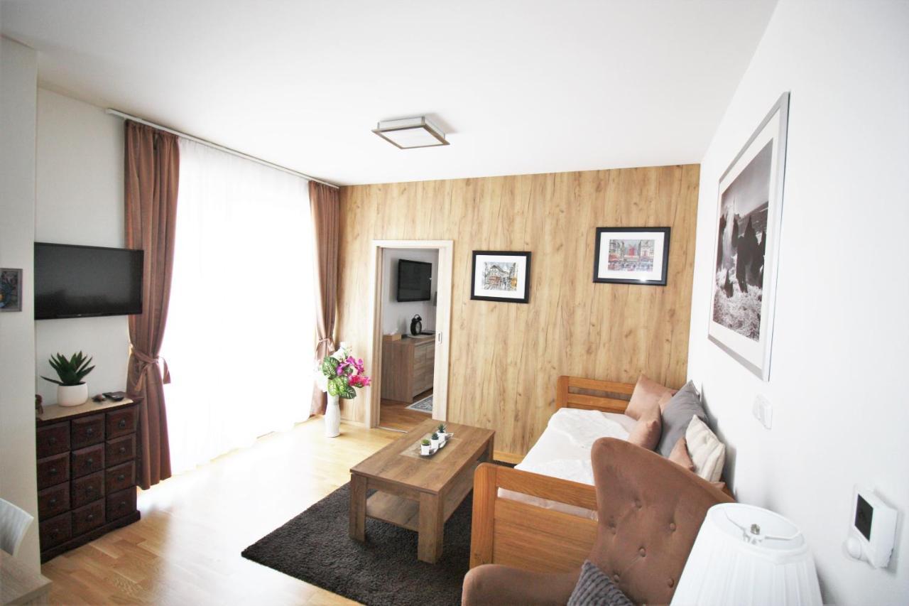Apartmany Rezidence Klostermann & Javor เชเลซนารูดา ภายนอก รูปภาพ