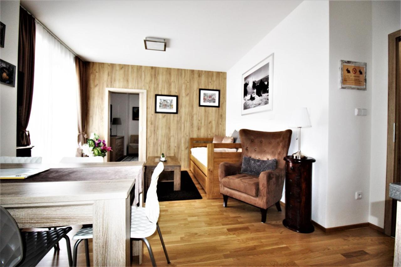 Apartmany Rezidence Klostermann & Javor เชเลซนารูดา ภายนอก รูปภาพ
