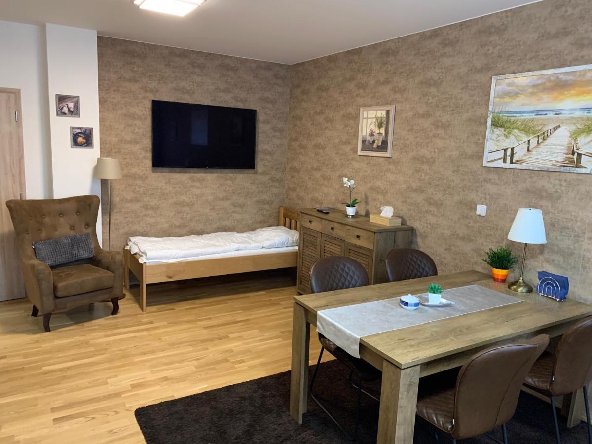 Apartmany Rezidence Klostermann & Javor เชเลซนารูดา ภายนอก รูปภาพ
